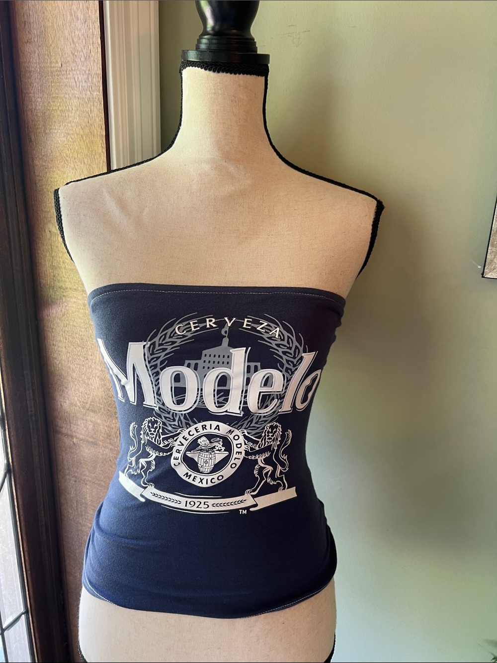 Modelo Navy Logo Tube Top